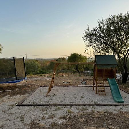 Relax And Unwind: Family-Friendly House Near Zadar In Zagrad Exterior foto